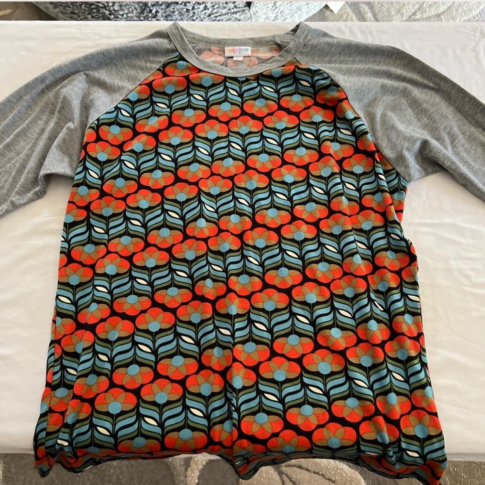 LULAROE MID SLEEVE TOP